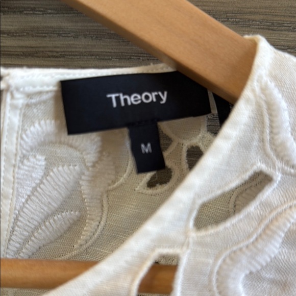 White Lace Scalloped 3/4 Sleeve Blouse - Picture 3 of 5